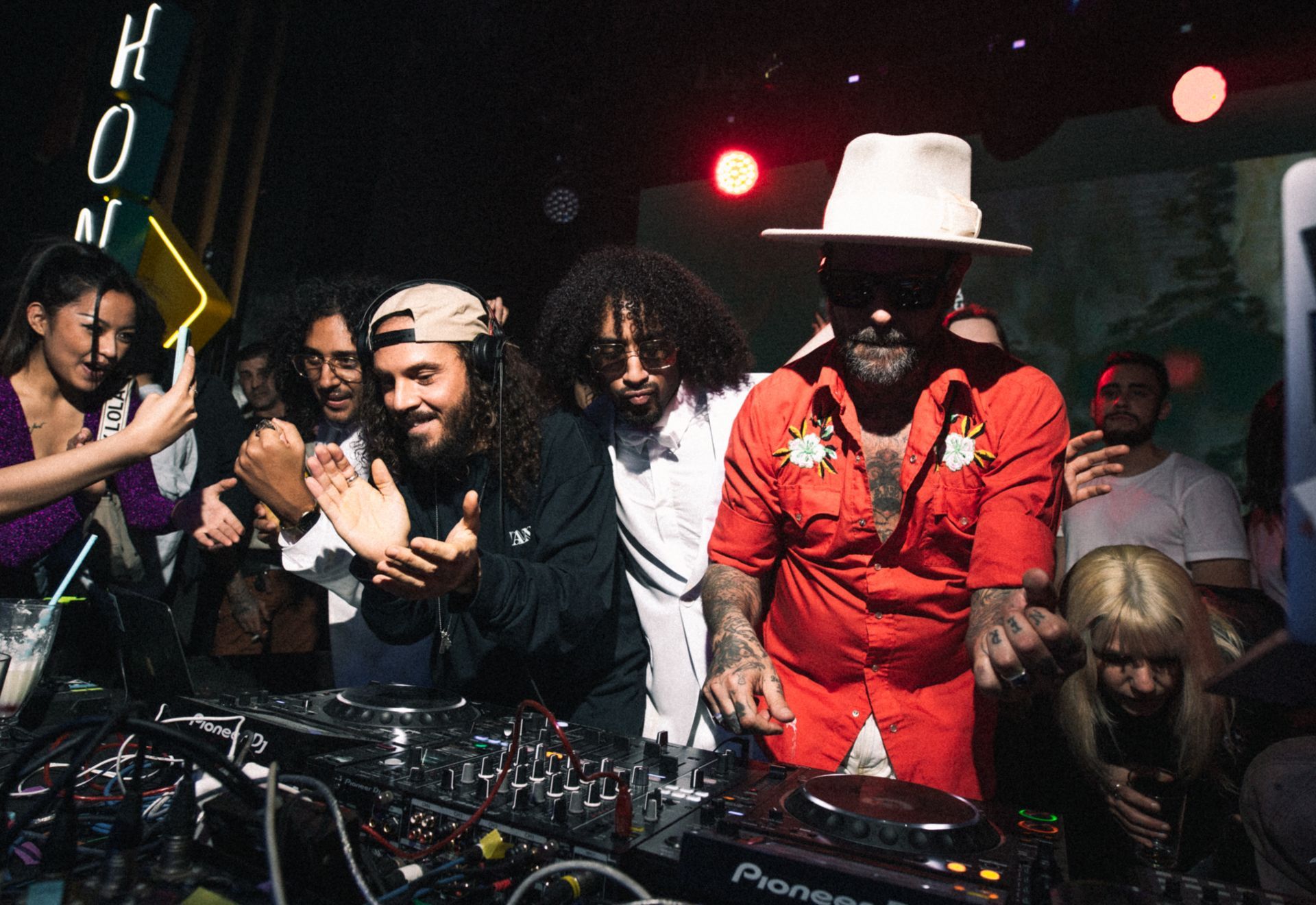 Honey Bunny: Mad Max & Joe Cabana + Mr. Majestyk