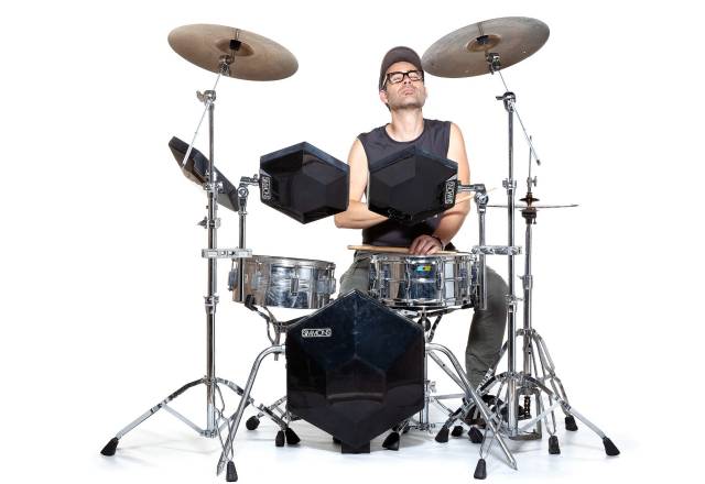 Joan Reggae Drummer feat. Robert Sánchez presenta 'DUB EXPLOSION'