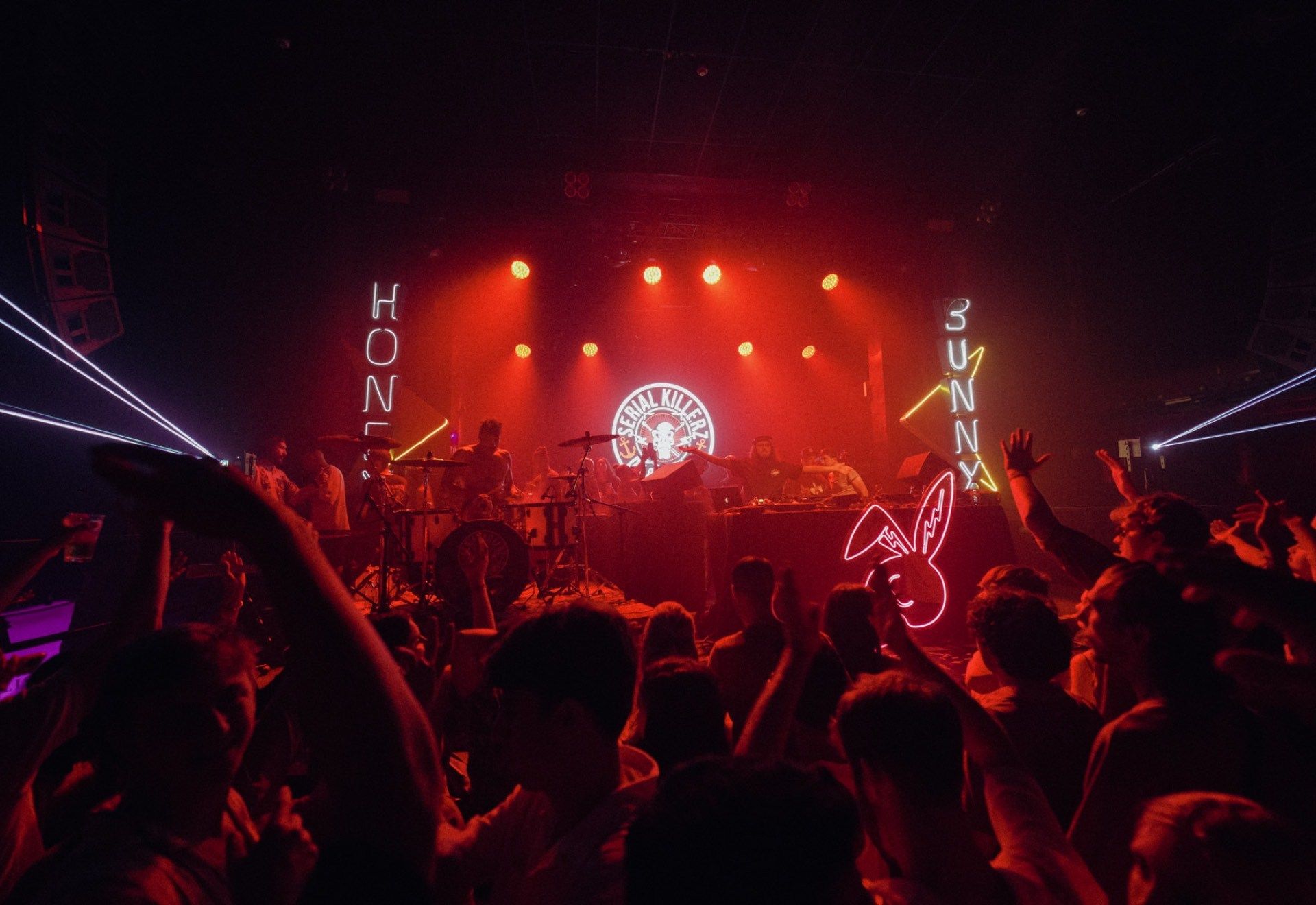 Honey Bunny: Blue Hawaii | Serial Killerz [live!] + Dj Stile