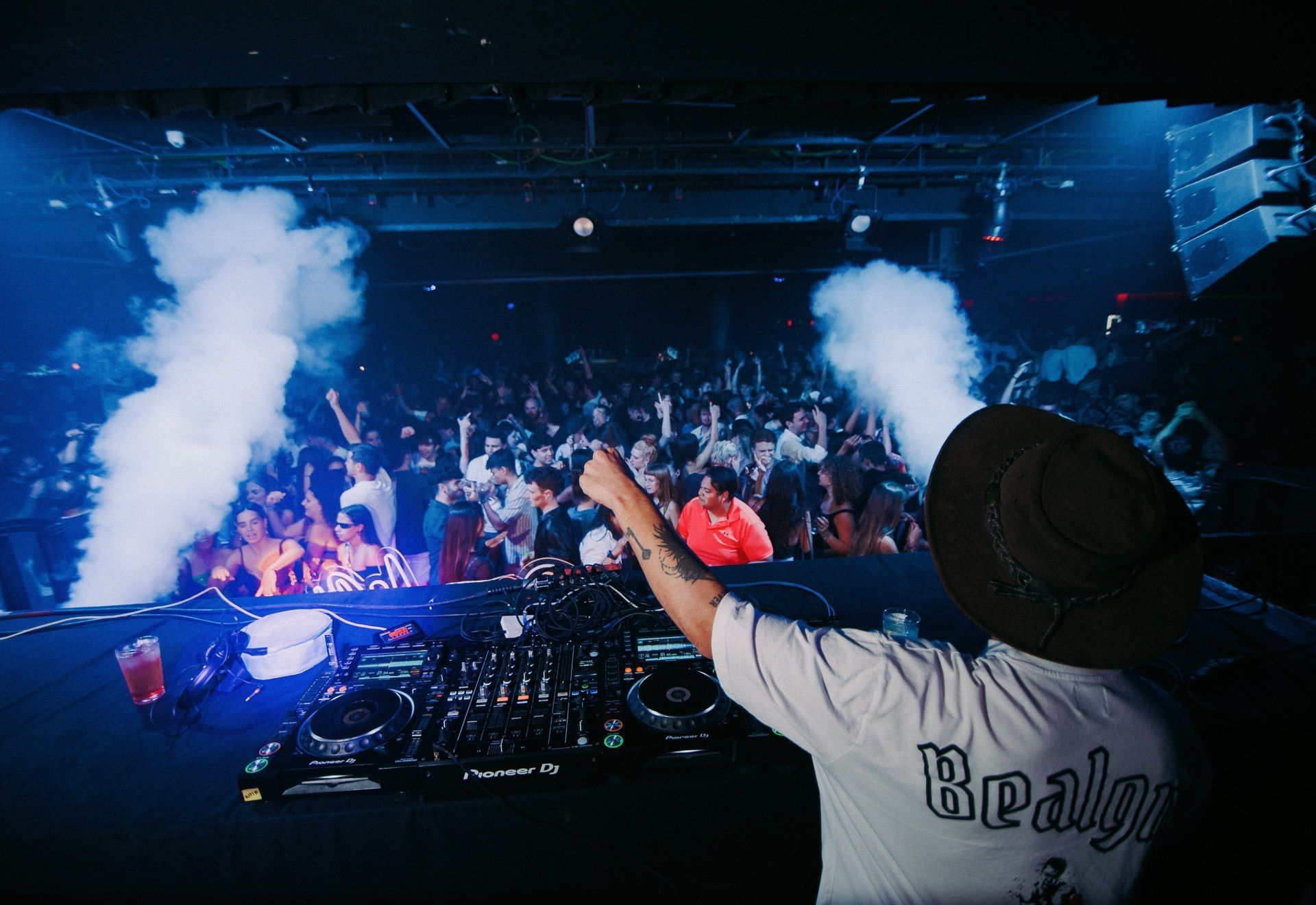 La (2) de Milkshake: Stile & ADCØ