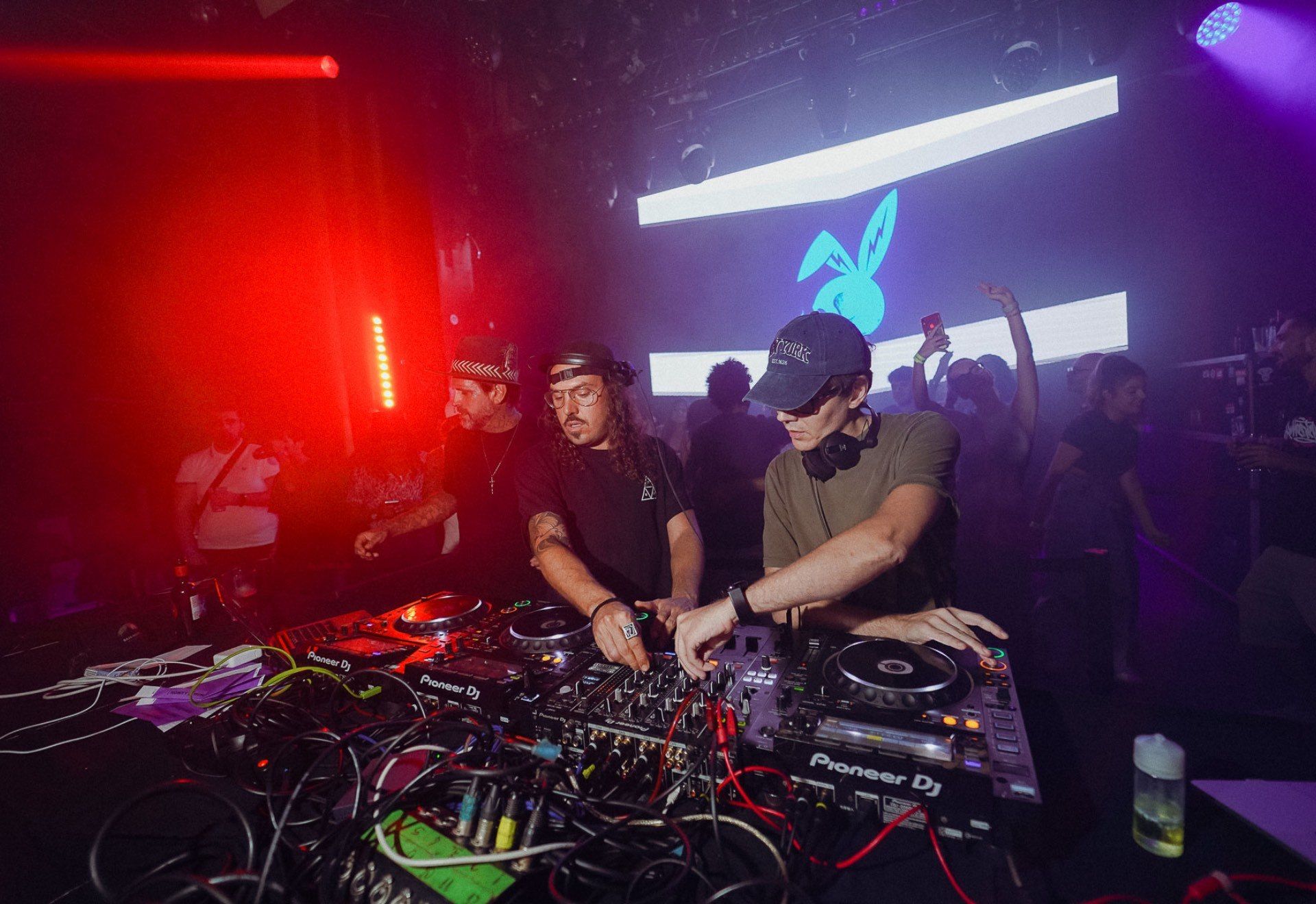 Honey Bunny & Bass Bunny: Legoteque & Joe Cabana + Dj Kosmos