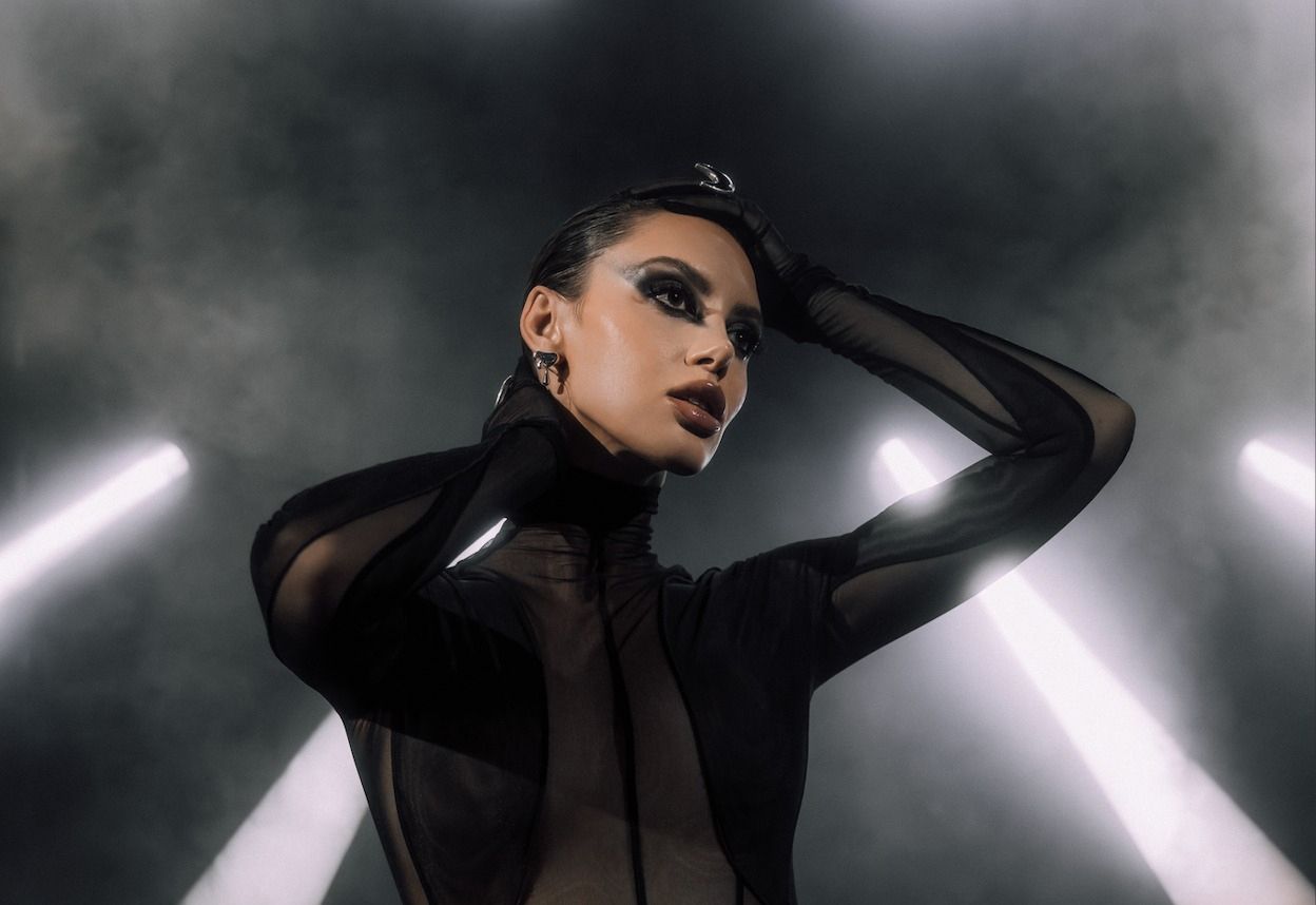 Nitsa: Sara Landry all night long