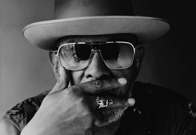 Caprichos de Apolo presents Barry Adamson