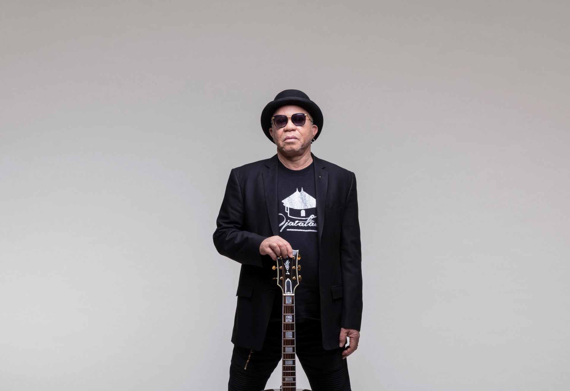 Caprichos de Apolo presents Salif Keita