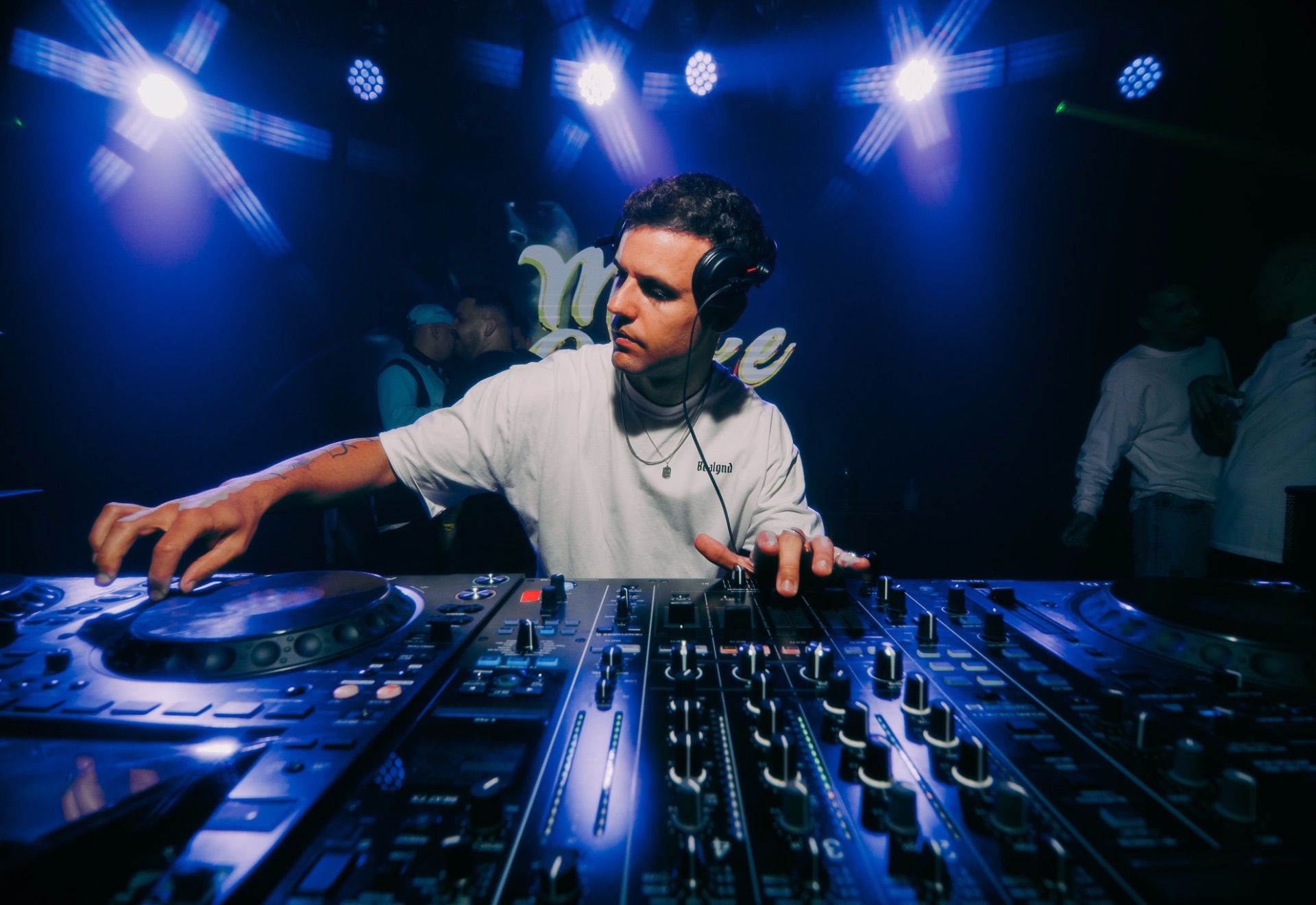 La (2) de Milkshake: Stile & ADCØ