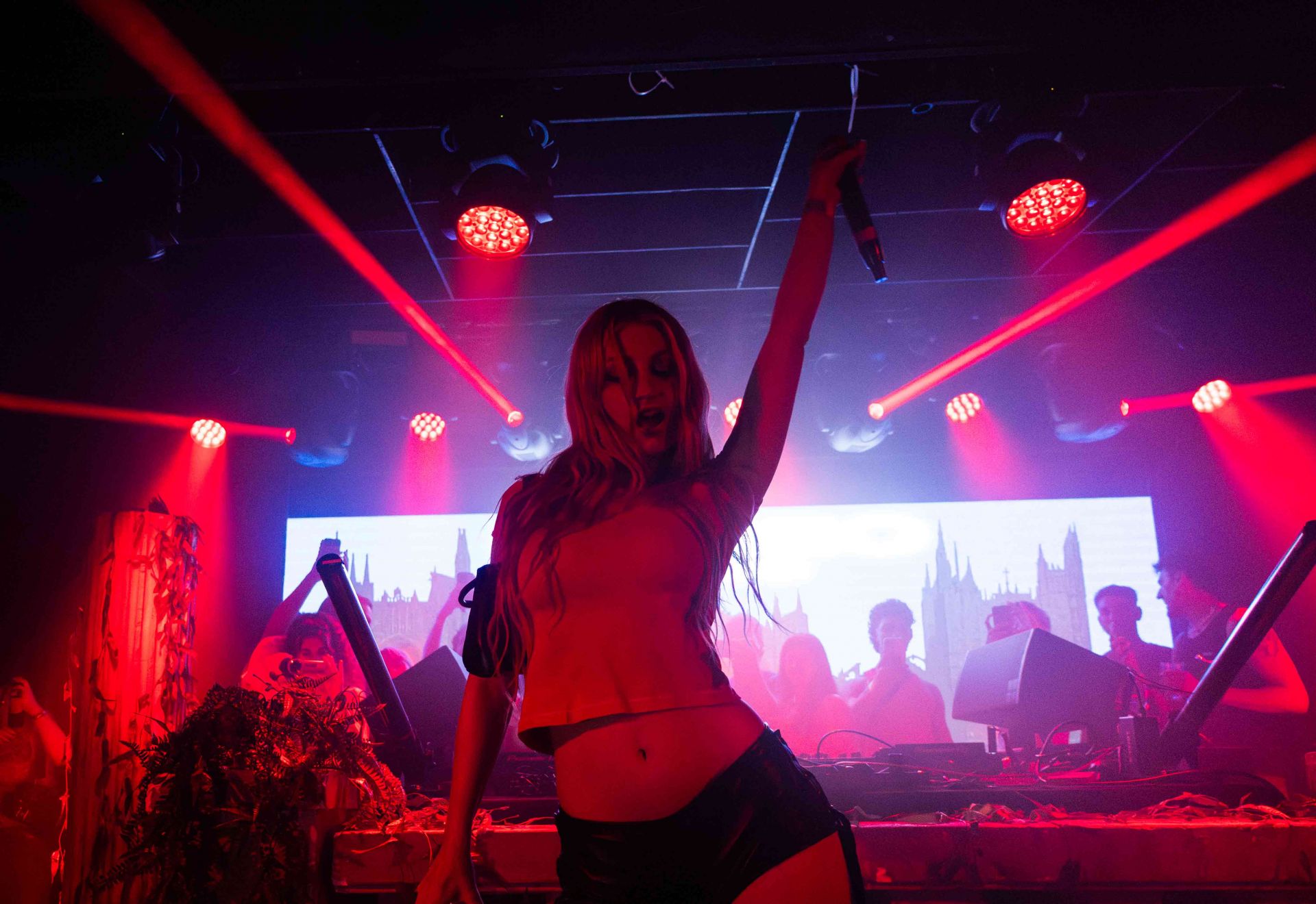 Maraca X Romeo Club by Julieta: Chica B + La Waldorf