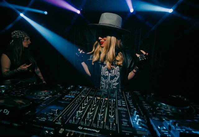 Milkshake: Bulma Beat & Mond Dj