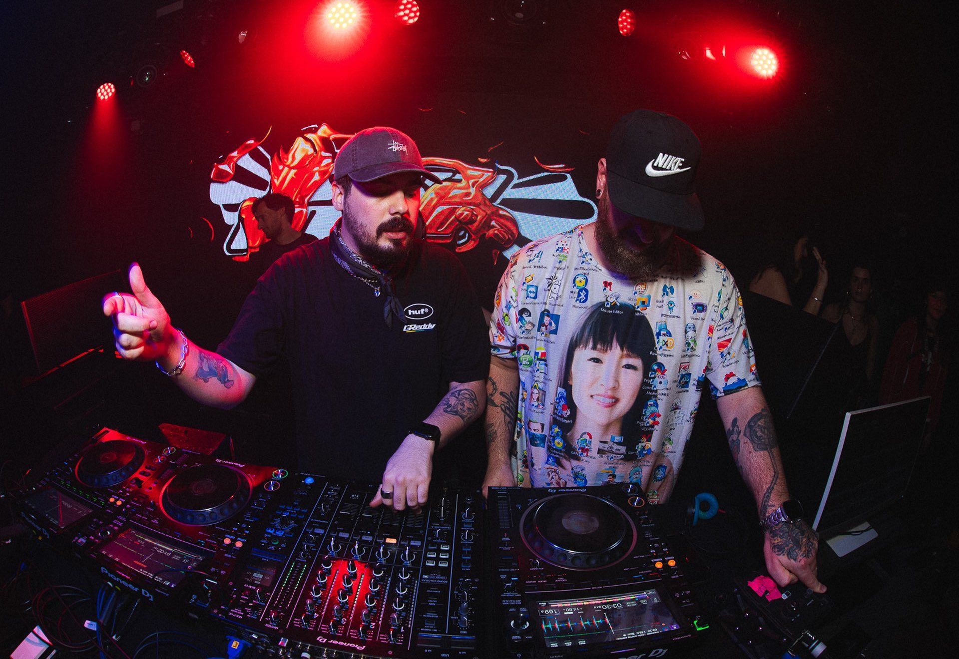 La (2) de Milkshake: Karamelo Club | Stile & Kiimu