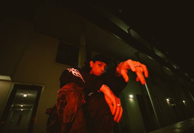 6EJOU LIVE_nitsa.jpg