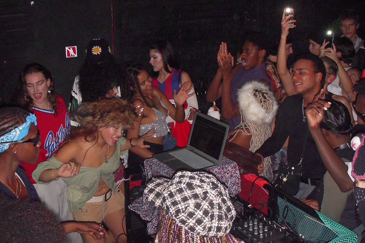 Apologia X Nea Onnim: Mommy.Taai + DJ Owey + Nessa + Special Guest