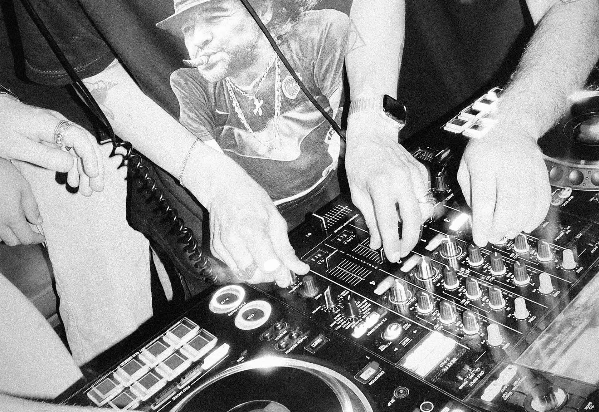 Apologia ON AIR X Mund Radio: ALOT + SP.ICE + caskobi b2b Pablo Aristimuño