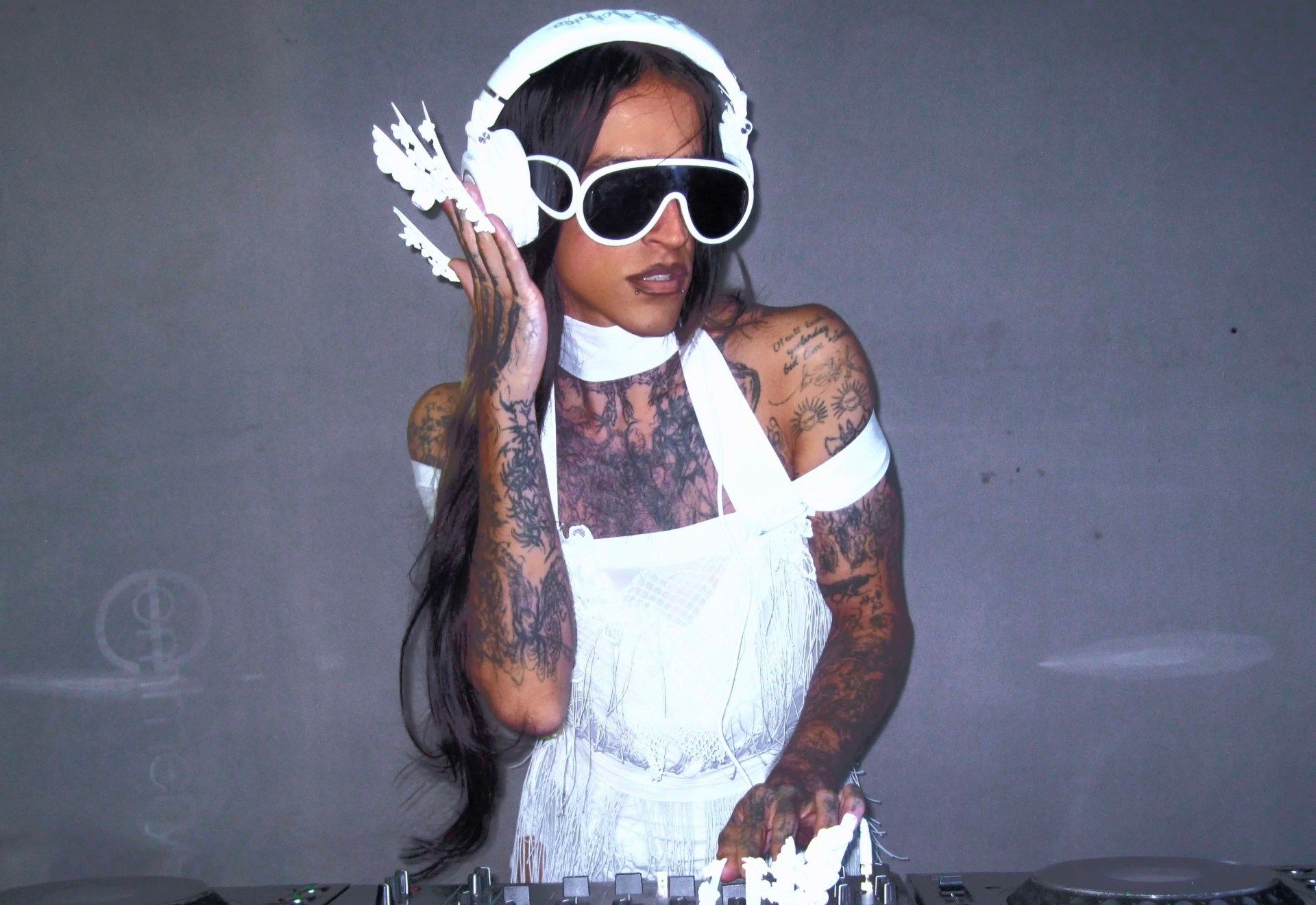 Astin: dj g2g + WOST + puxo