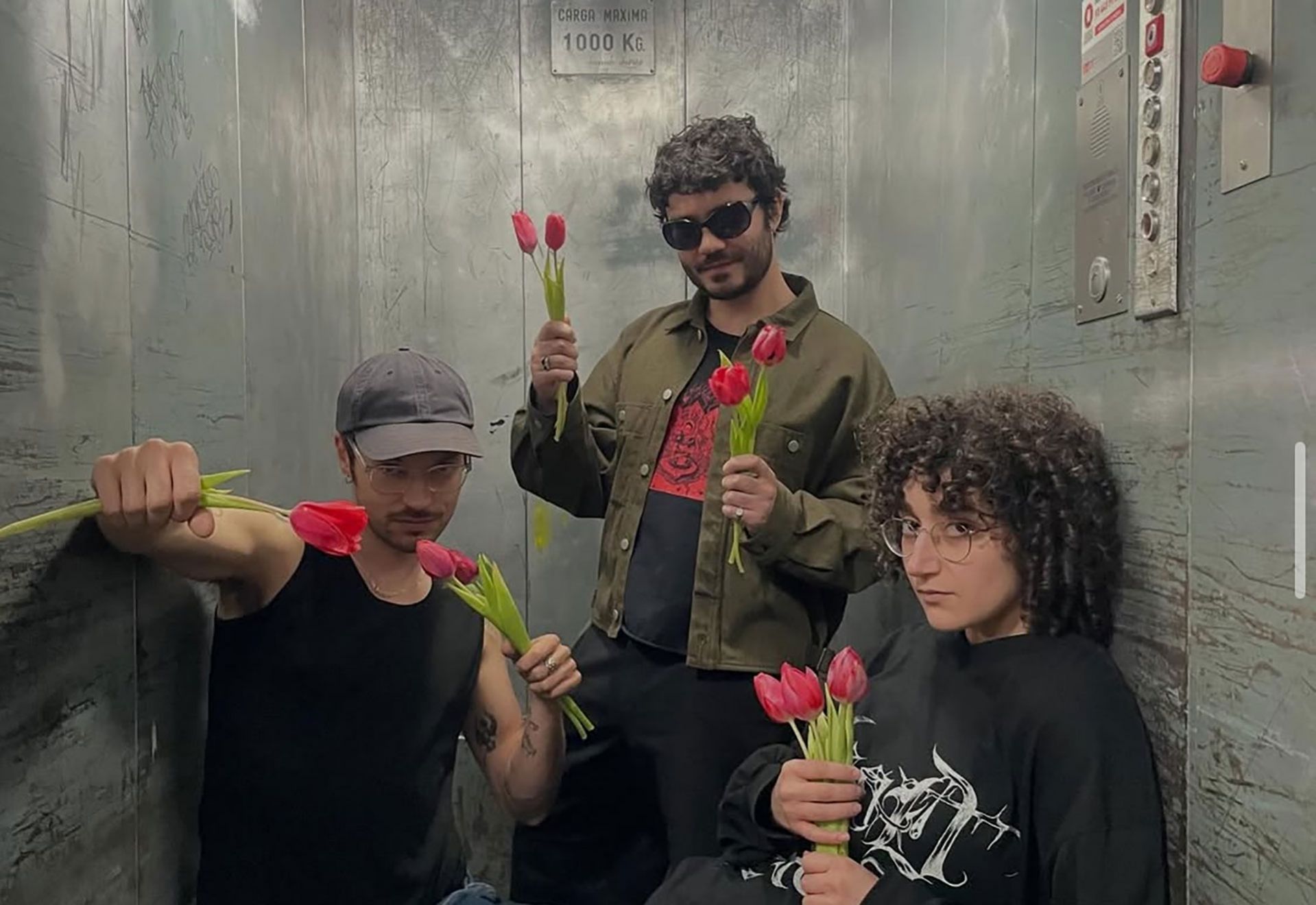 Apologia X POLYGLOT: Miramizu + EYRA + muck