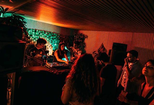Apologia X Ma House: Charlins + MARA BRAVO + Drunk At Vogue + Mats + DJ Tortuga