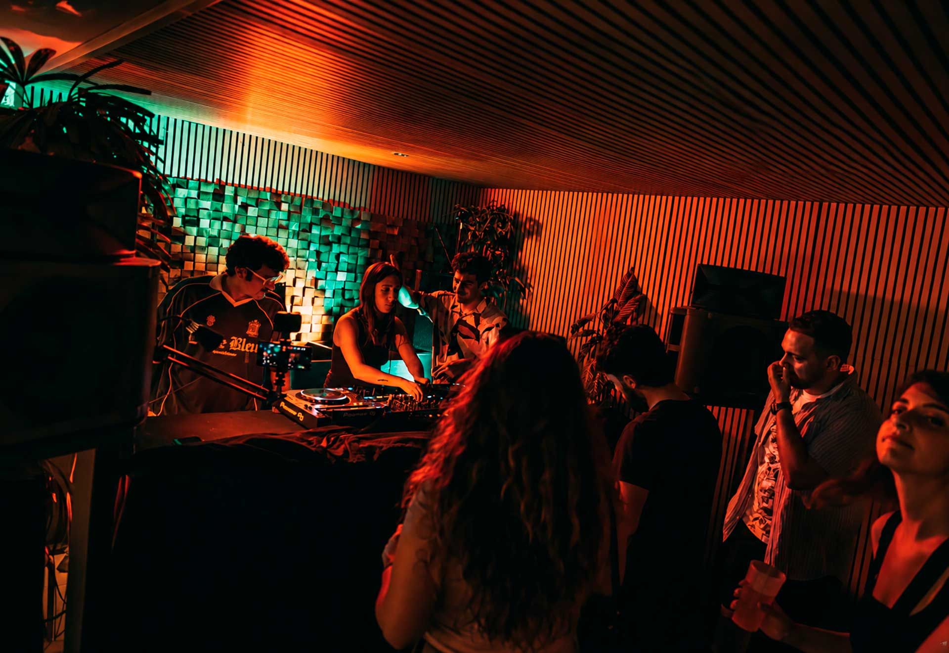 Apologia X Ma House: Charlins + MARA BRAVO + Drunk At Vogue + Mats + DJ Tortuga